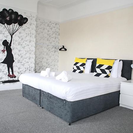 Banksy House By Serviced Living Liverpool Extérieur photo